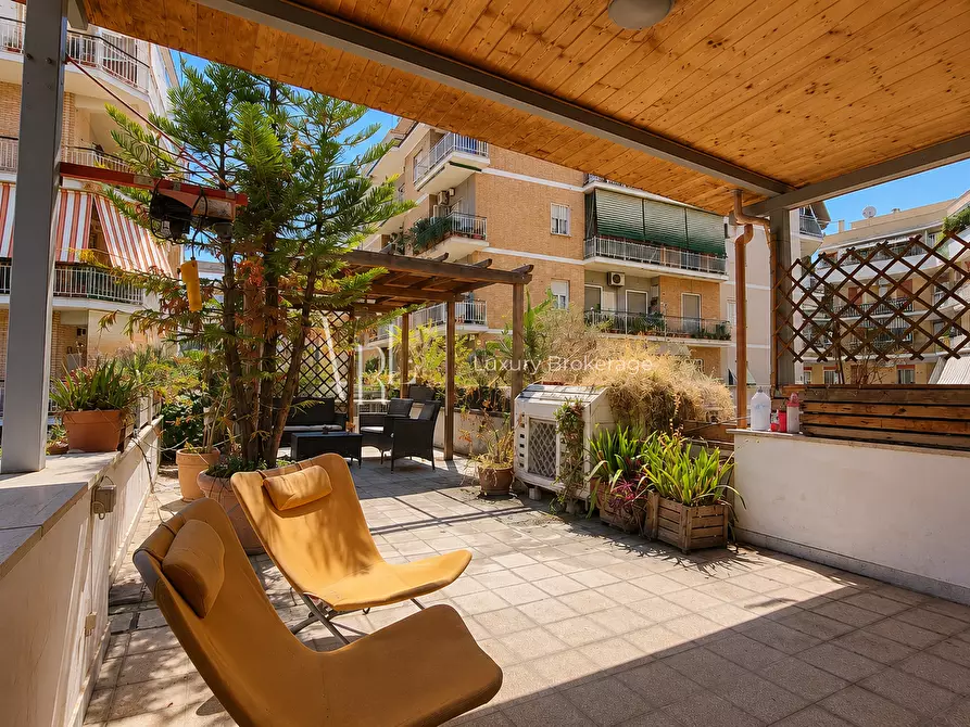 Immagine 26 di Villa in vendita  a Roma
