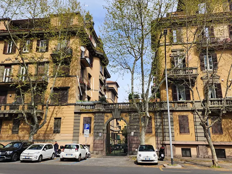 Immagine 3 di Pentalocale in vendita  a Roma