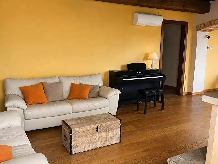 Immagine 1 di Appartamento in affitto  a Massarosa