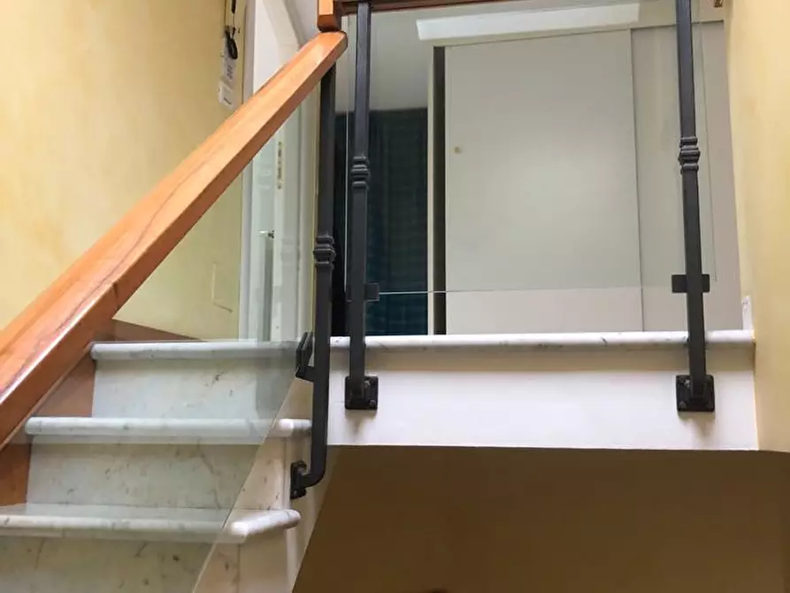 Immagine 11 di Villetta a schiera in vendita  a Viareggio