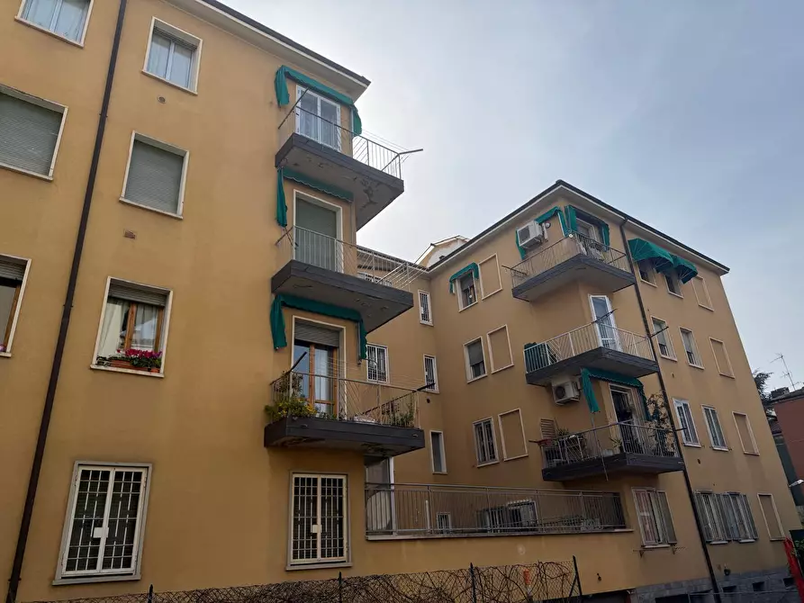 Immagine 14 di Quadrilocale in vendita  in Via Parisio 38 a Bologna