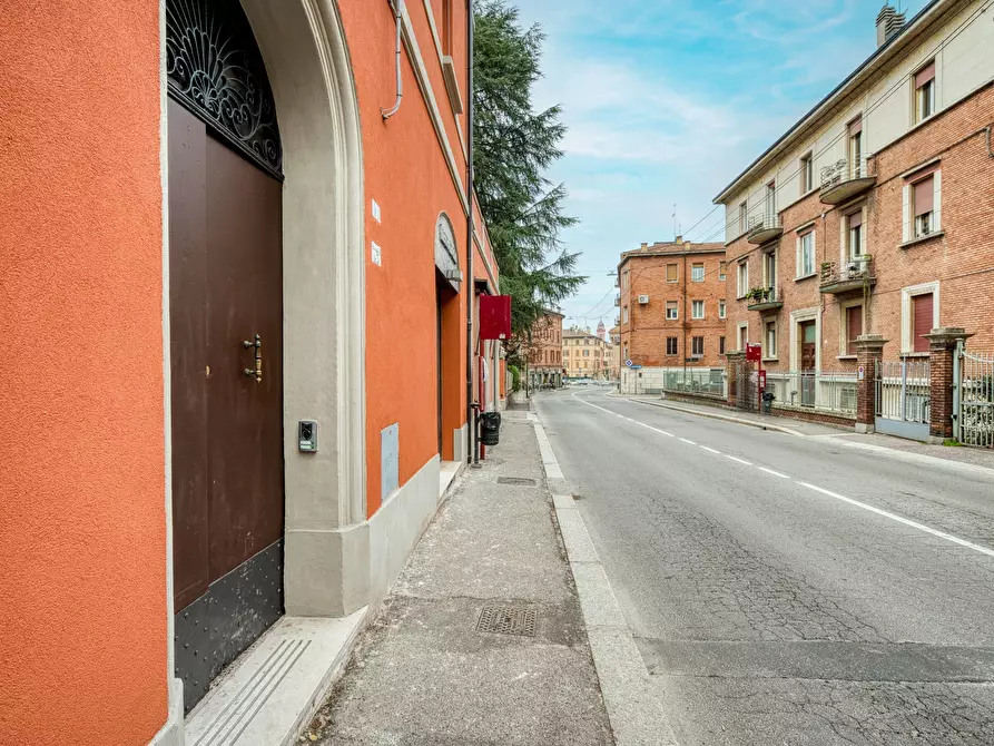 Immagine 14 di Quadrilocale in vendita  in Via Castiglione 91 a Bologna