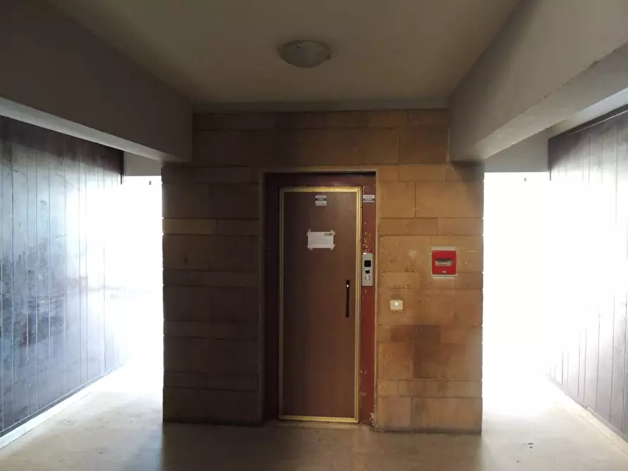 Immagine 46 di Quadrilocale in vendita  in Via Monti Iblei 11 a Tremestieri Etneo