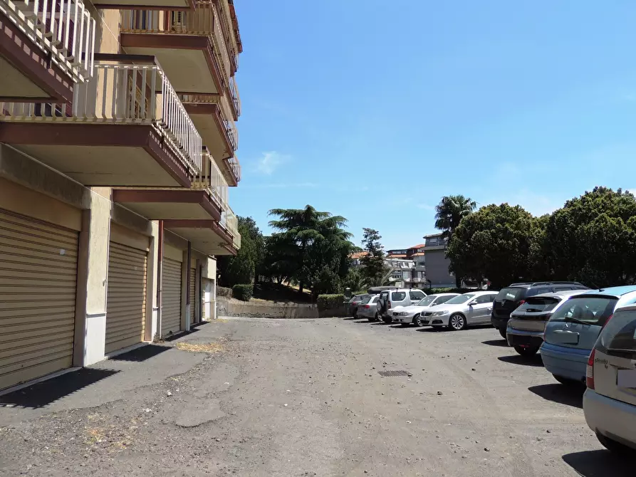 Immagine 41 di Quadrilocale in vendita  in Via Antonio Gramsci 55 a Gravina Di Catania