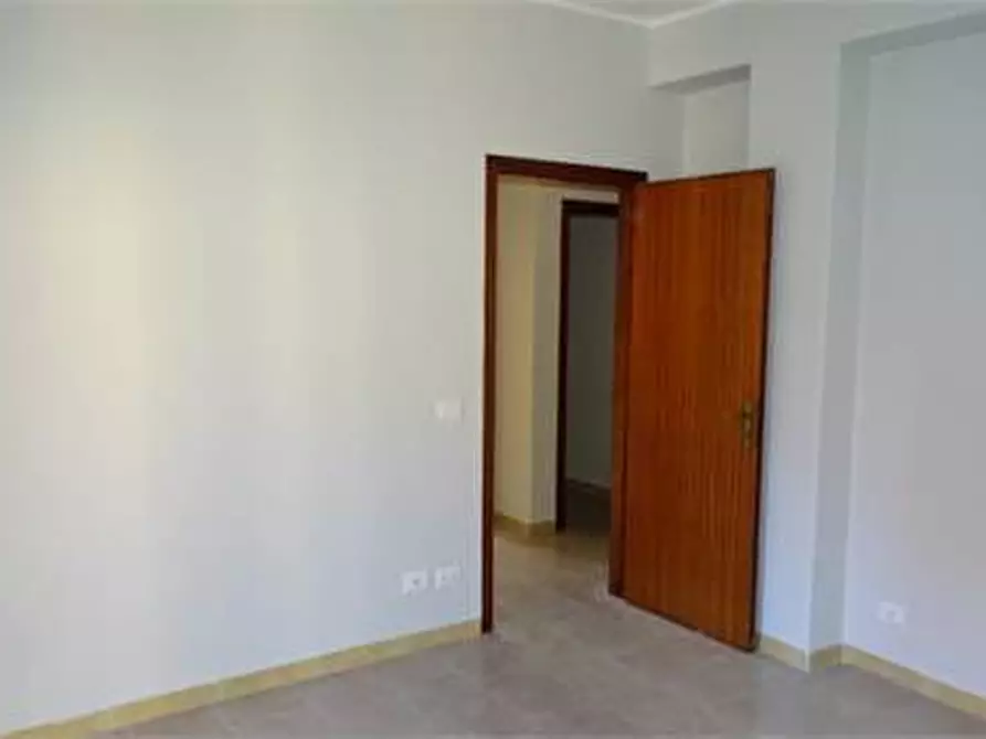 Immagine 15 di Trilocale in vendita  in Via Vincenzo Bellini 20 a San Pietro Clarenza