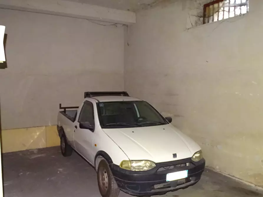 Immagine 10 di Garage in vendita  in Via Calvario a San Pietro Clarenza