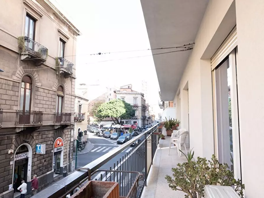 Immagine 36 di Pentalocale in vendita  in Via Caronda 178 a Catania