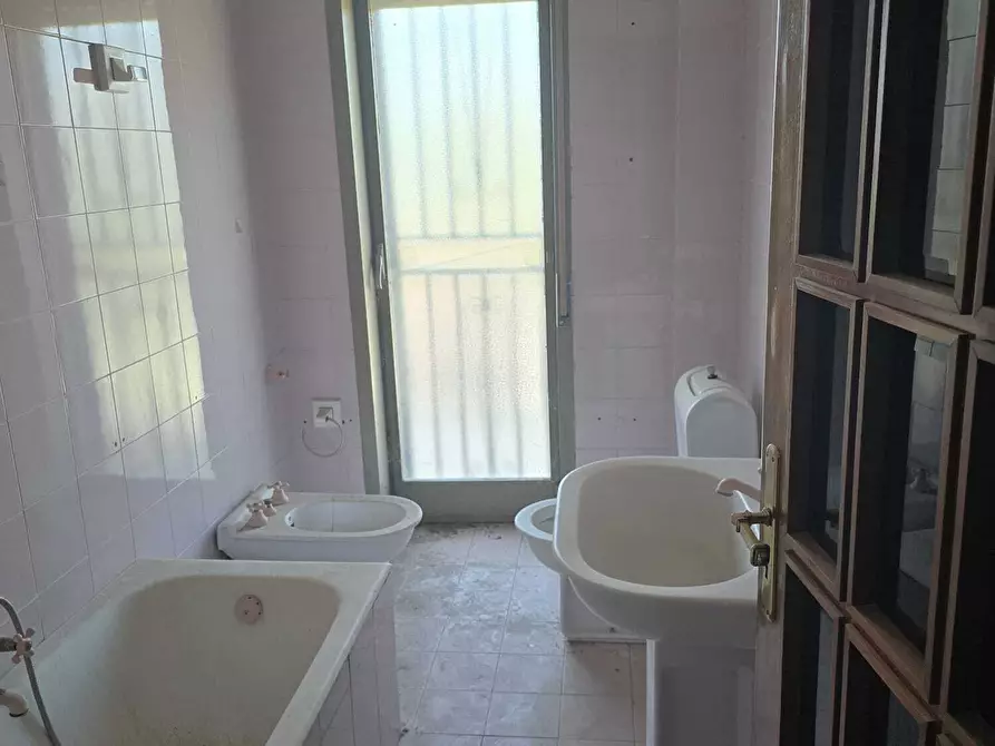 Immagine 11 di Quadrilocale in vendita  in Via Francesco Petrarca 12 a San Pietro Clarenza