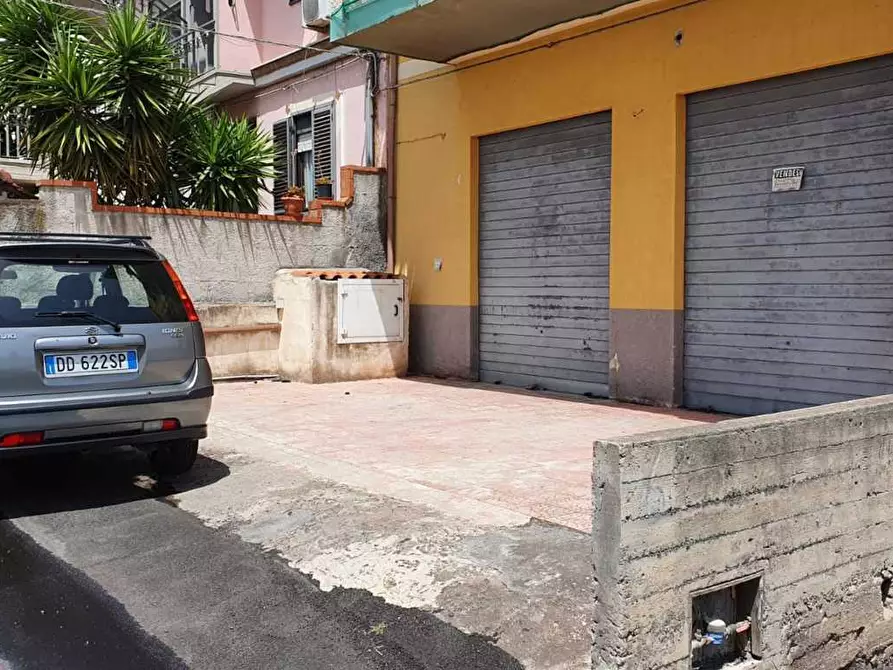 Immagine 7 di Attività artigianale in vendita  in Via Pier Santi Mattarella 2 a Belpasso