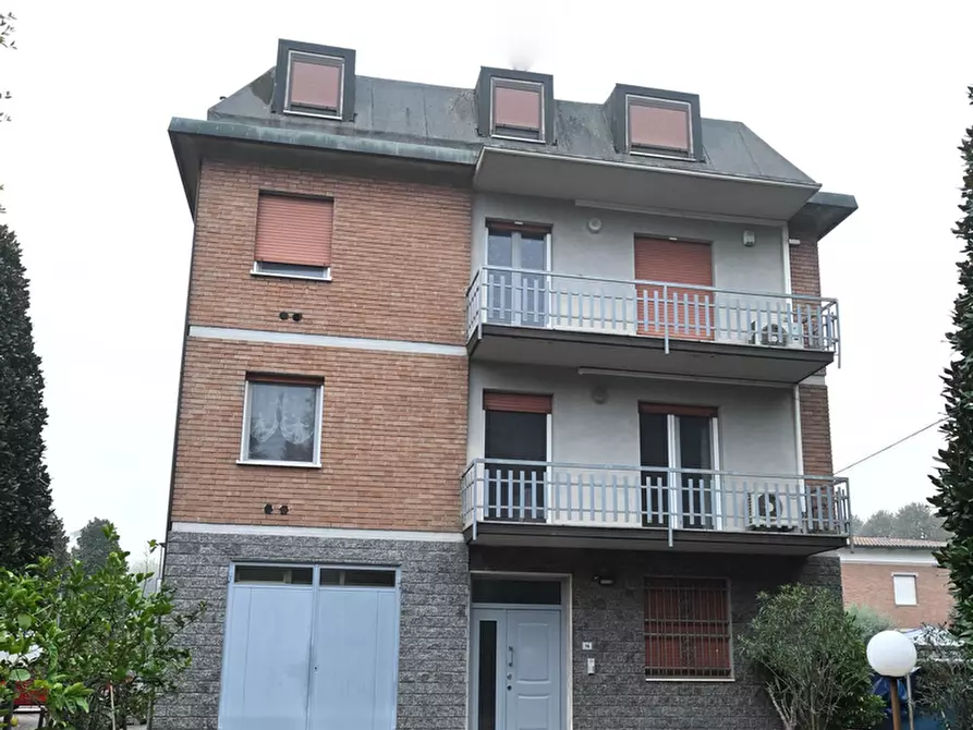 Immagine 1 di Quadrilocale in vendita  a Modena