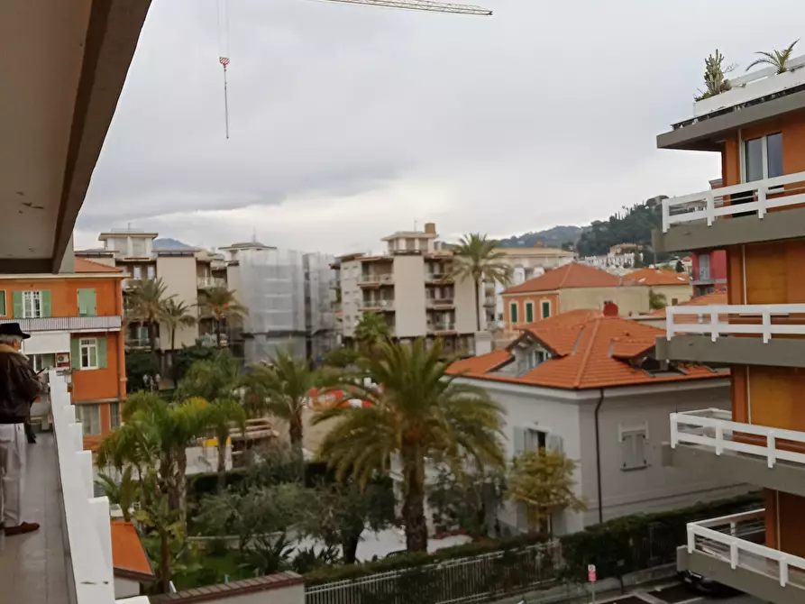 Immagine 4 di Trilocale in vendita  in Via Braie 3 a Bordighera