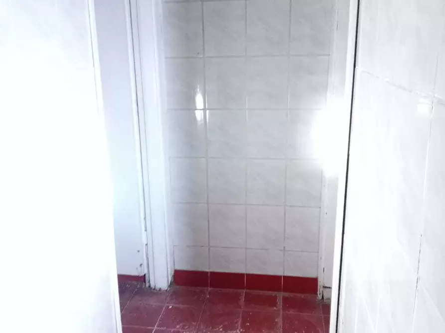 Immagine 9 di Showroom in vendita  in Via Arziglia 111 a Bordighera