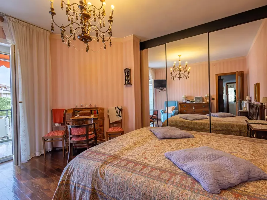 Immagine 9 di Pentalocale in vendita  in Via Regina Margherita 17 a Bordighera