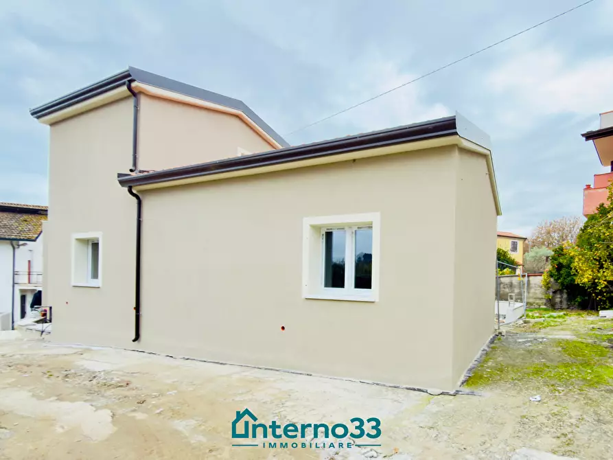 Immagine 17 di Casa semindipendente in vendita  a Sarzana