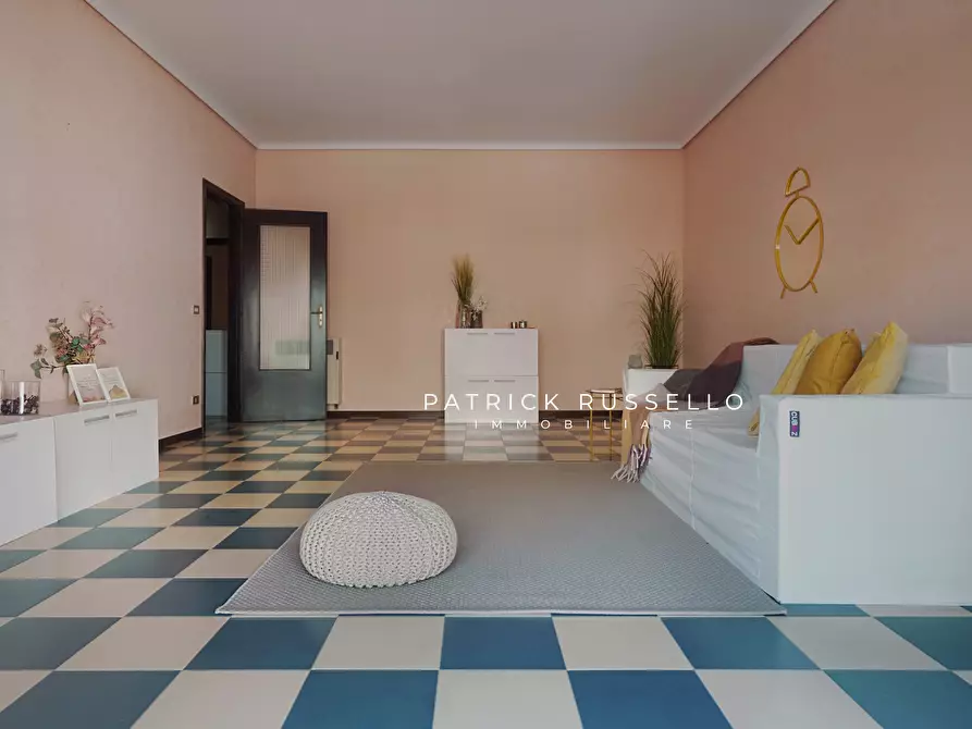 Immagine 19 di Quadrilocale in vendita  in Via Parioli 6 a Gela