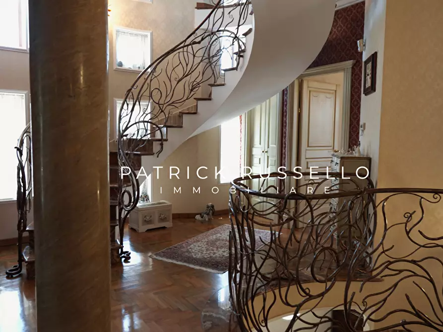 Immagine 15 di Villa in vendita  in Via Butera 207 a Gela
