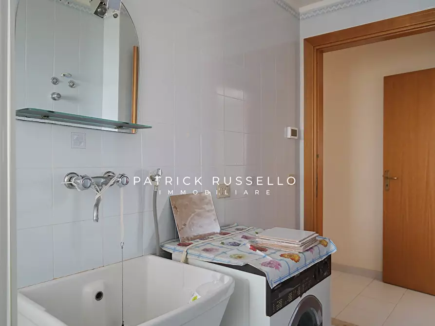 Immagine 10 di Quadrilocale in vendita  in Via Navari 7 a Gela