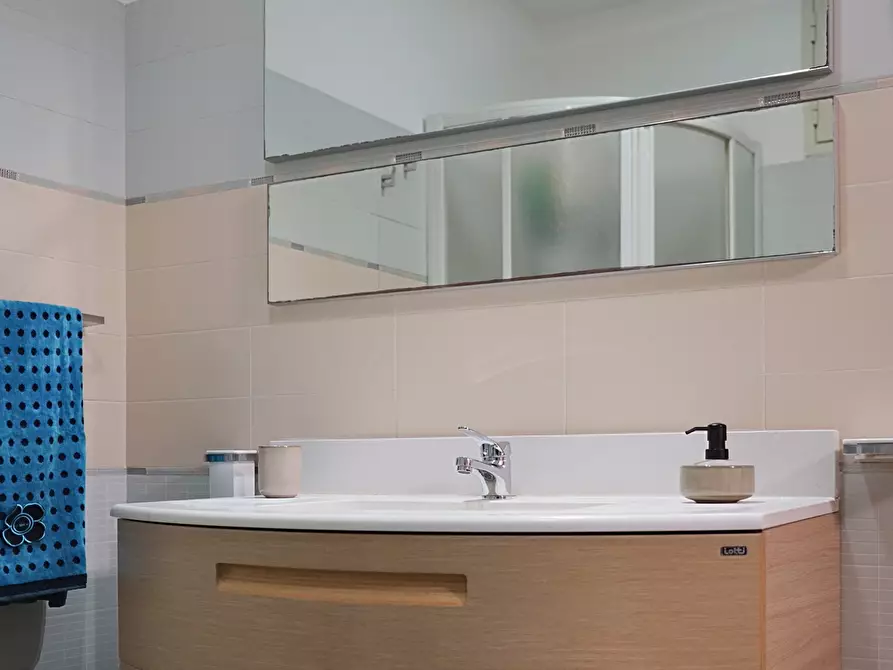 Immagine 20 di Trilocale in vendita  in Via apollo 19 a Gela