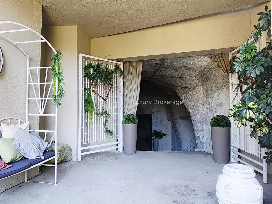 Immagine 17 di Residence in vendita  in Via Appia Antica a Roma