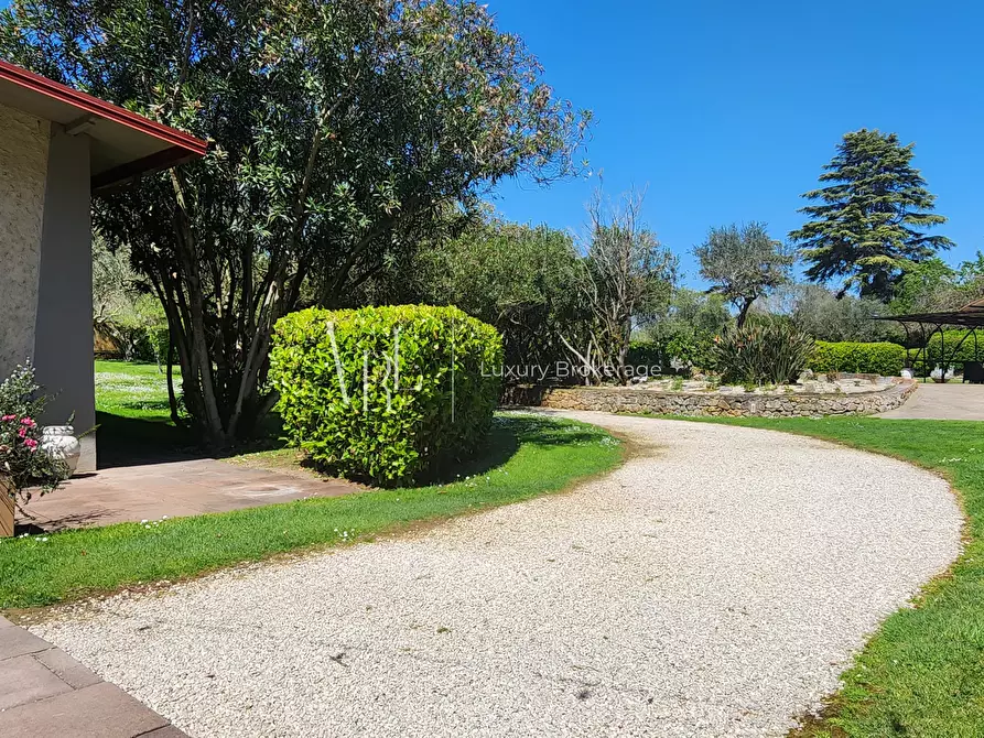 Immagine 3 di Residence in vendita  in Via Appia Antica a Roma