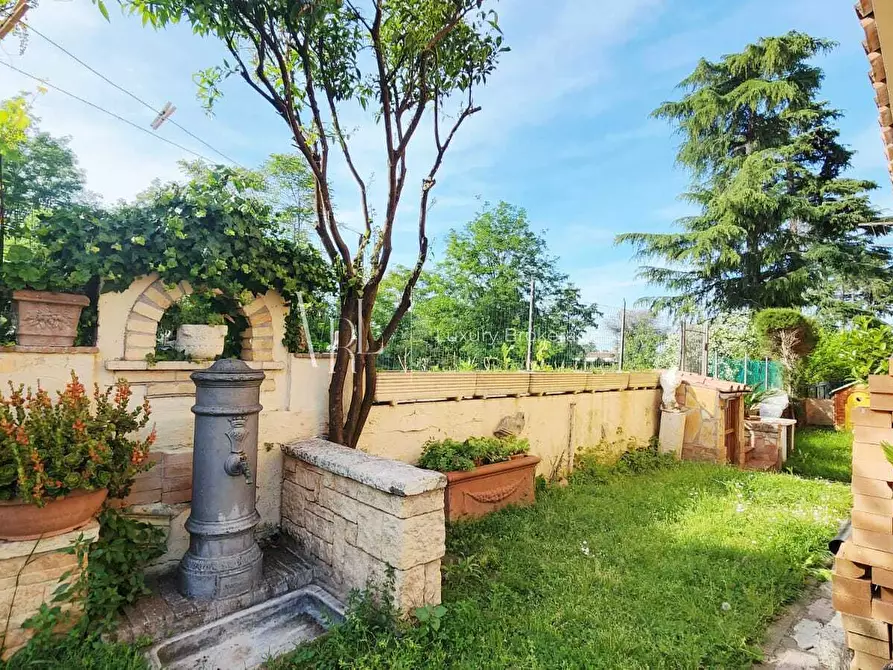 Immagine 7 di Villa in vendita  a Roma