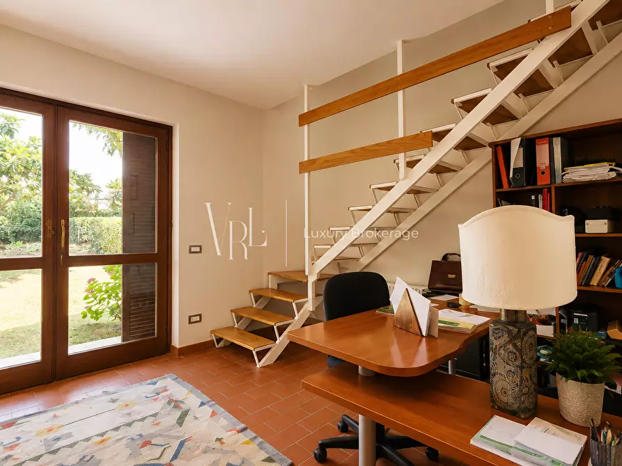Immagine 24 di Villa in vendita  a Roma