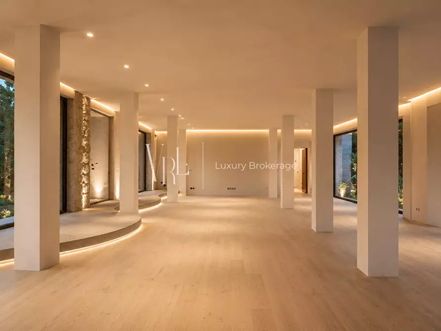 Immagine 7 di Villa in vendita  a Roma