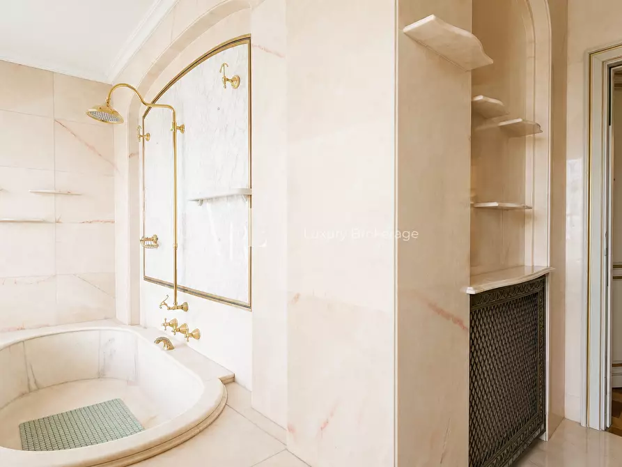 Immagine 16 di Villa in vendita  a Roma