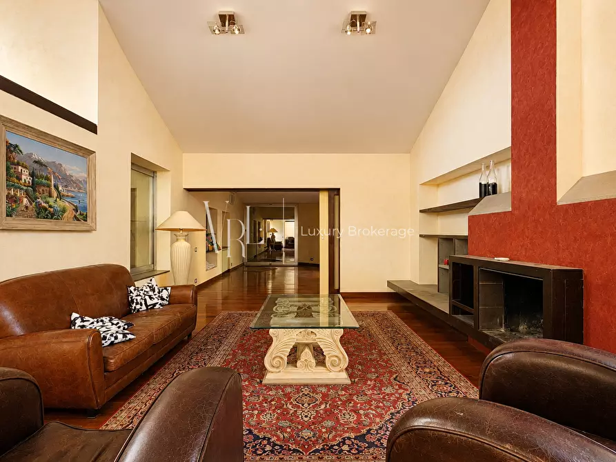Immagine 13 di Villa in vendita  a Roma