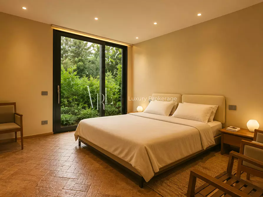 Immagine 11 di Villa in vendita  a Roma