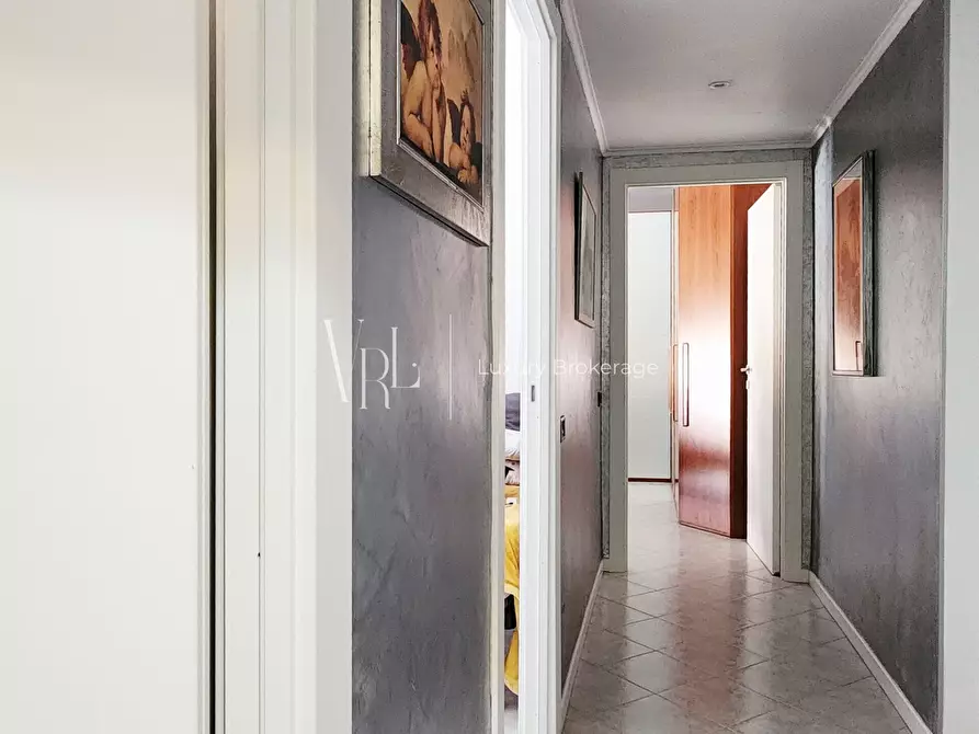 Immagine 18 di Quadrilocale in vendita  a Roma