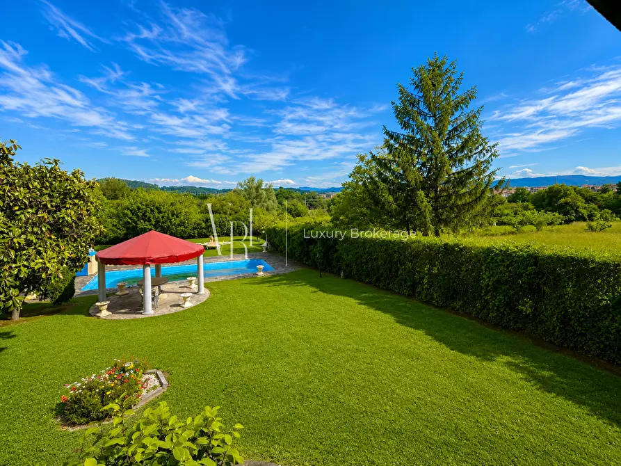 Immagine 5 di Villa in vendita  a Roma