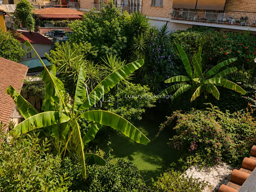 Immagine 27 di Villa in vendita  a Roma