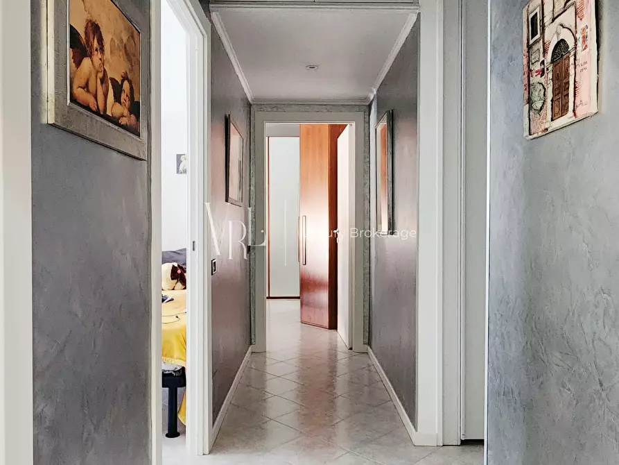Immagine 9 di Quadrilocale in vendita  a Roma