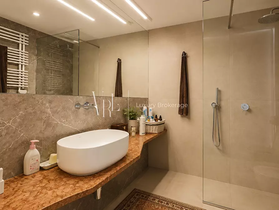 Immagine 23 di Villa in vendita  a Roma