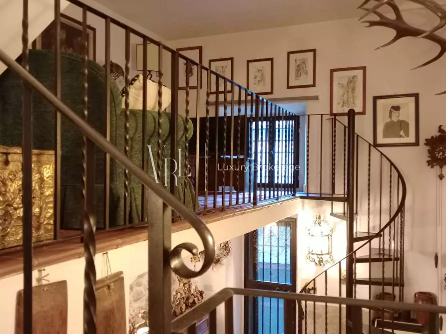 Immagine 15 di Palazzo in vendita  a Arezzo