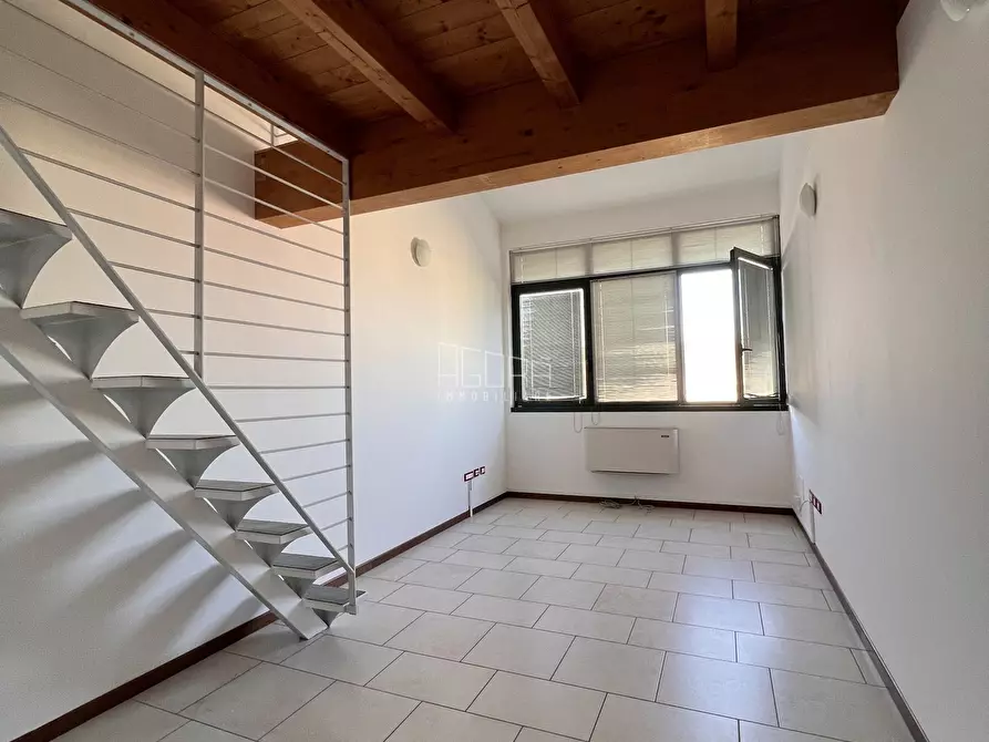 Immagine 2 di Ufficio in vendita  a Rovigo