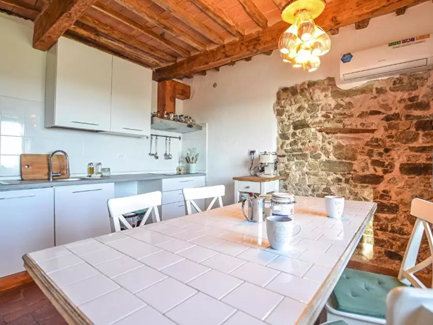 Immagine 3 di Porzione di casa in vendita  a Massarosa