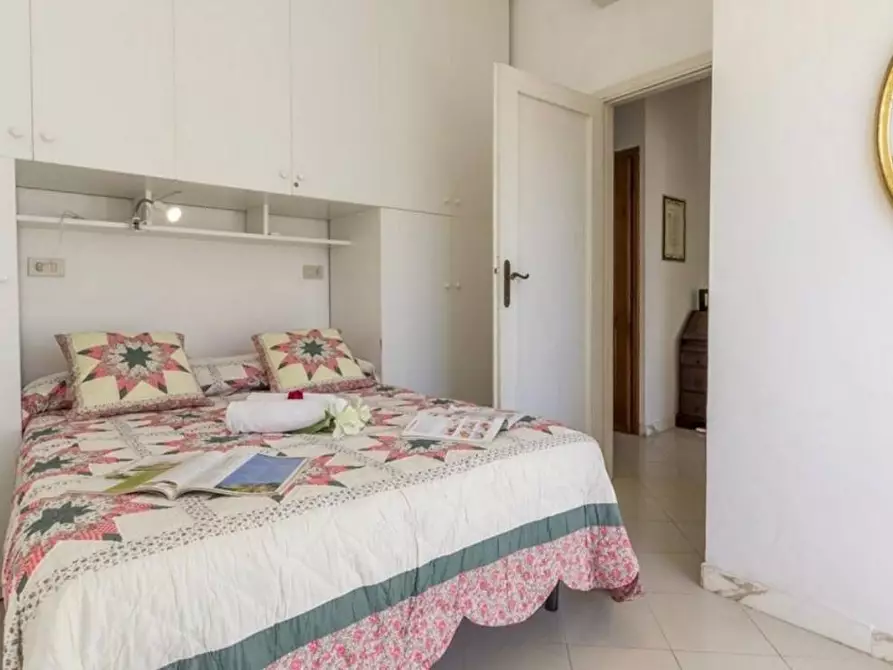 Immagine 6 di Trilocale in affitto  a Viareggio