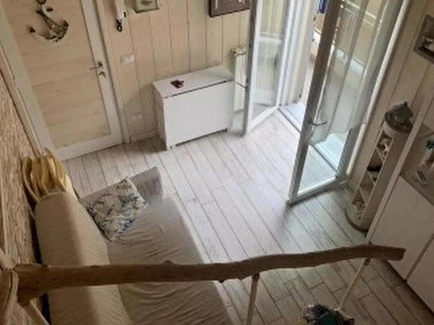 Immagine 2 di Trilocale in affitto  a Viareggio