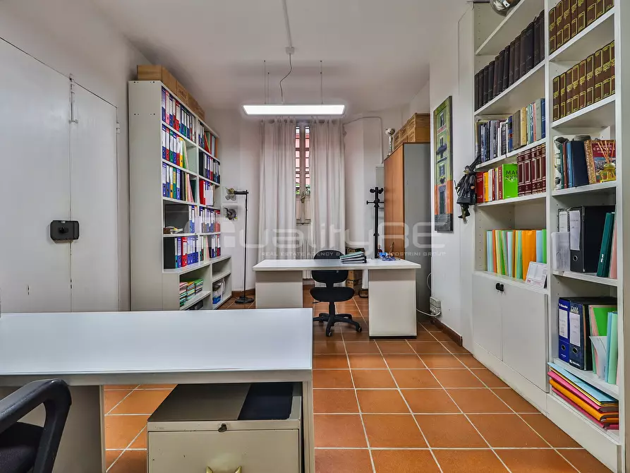 Immagine 10 di Ufficio in affitto  in Via Borgonuovo 10 a Bologna