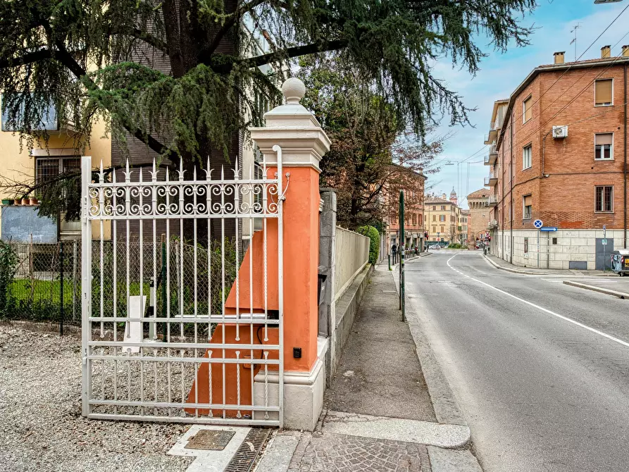 Immagine 12 di Quadrilocale in vendita  in Via Castiglione 91 a Bologna