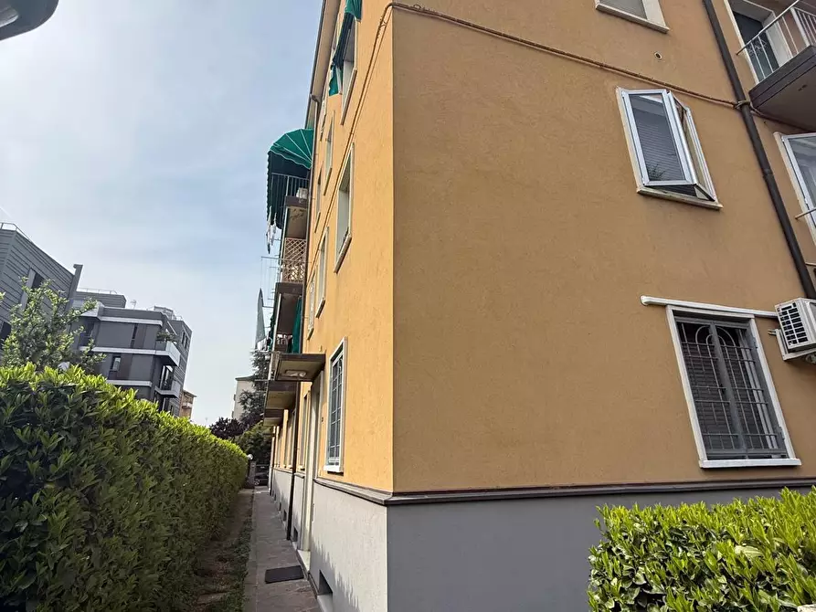 Immagine 13 di Bilocale in vendita  in Via Parisio 38 a Bologna