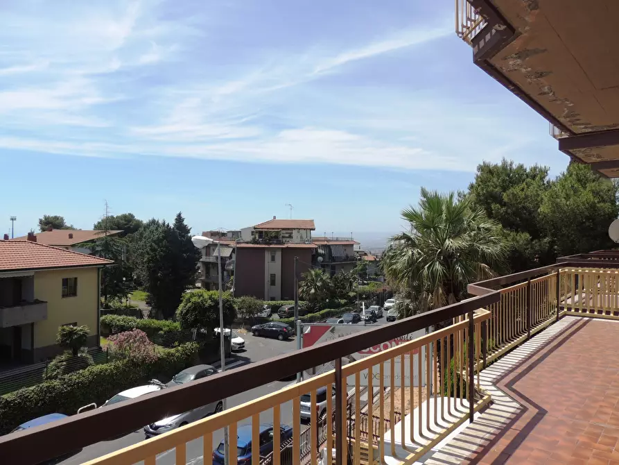 Immagine 12 di Quadrilocale in vendita  in Via Antonio Gramsci 55 a Gravina Di Catania