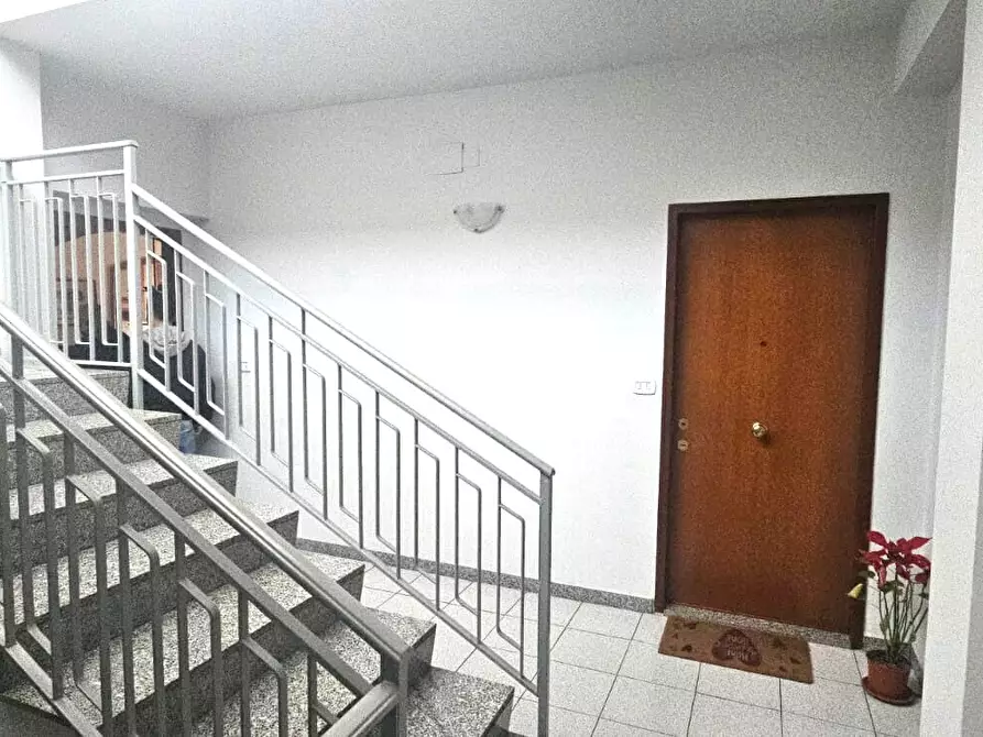 Immagine 4 di Trilocale in vendita  in Via Dafni 5 a Aci Catena