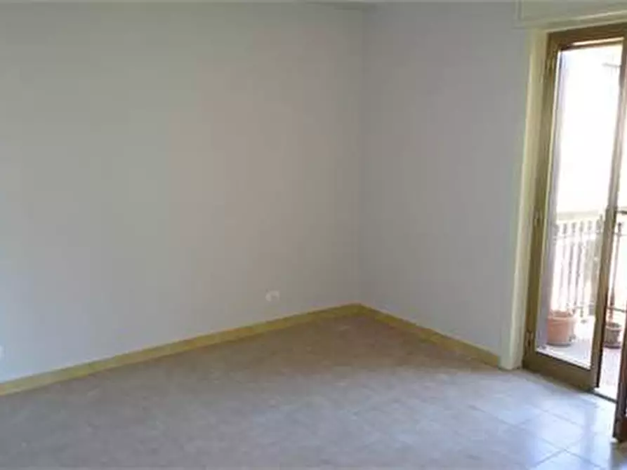 Immagine 10 di Trilocale in vendita  in Via Vincenzo Bellini 20 a San Pietro Clarenza