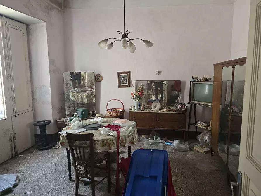 Immagine 6 di Rustico / casale in vendita  in Piazza Sant'Antonio Abate a Camporotondo Etneo