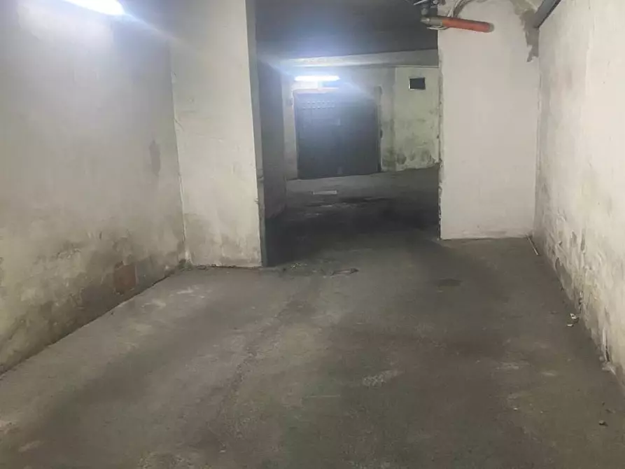 Immagine 37 di Trilocale in vendita  a Aci Castello