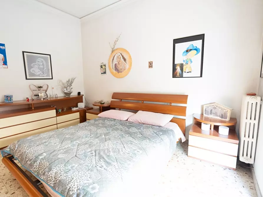 Immagine 14 di Pentalocale in vendita  in Via Caronda 178 a Catania