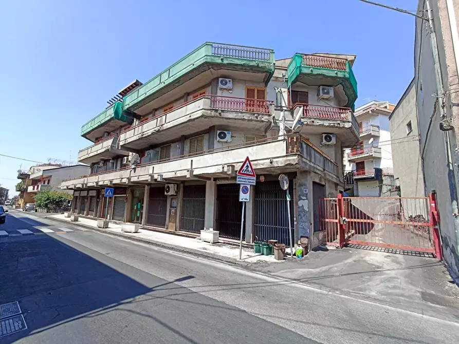 Immagine 3 di Trilocale in vendita  a Aci Castello